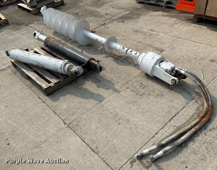 image for item MC9968 Auger