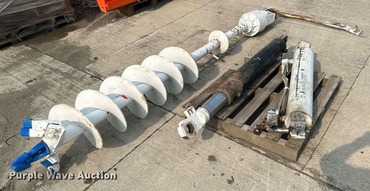 image for item MC9968 Auger