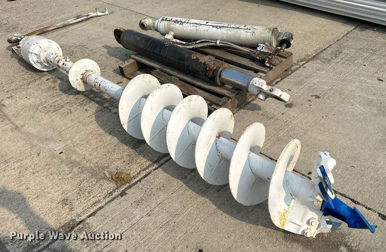 image for item MC9968 Auger