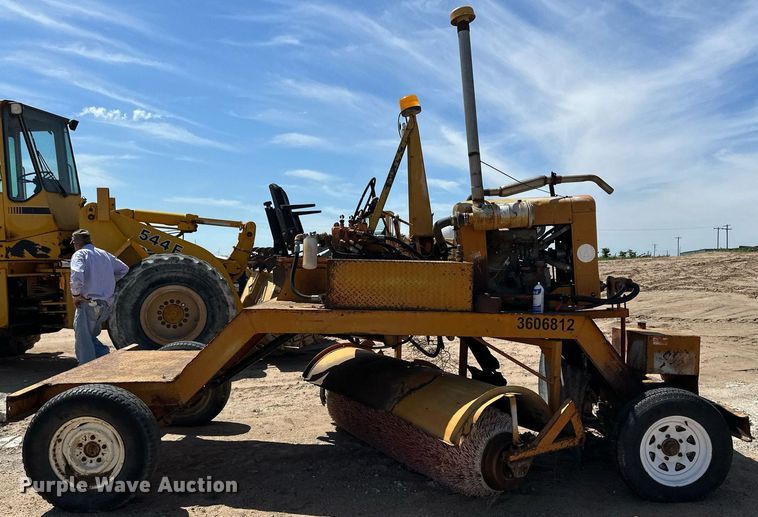 image for item NY9032 1974 Broce  broom