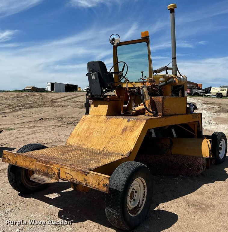 image for item NY9032 1974 Broce  broom