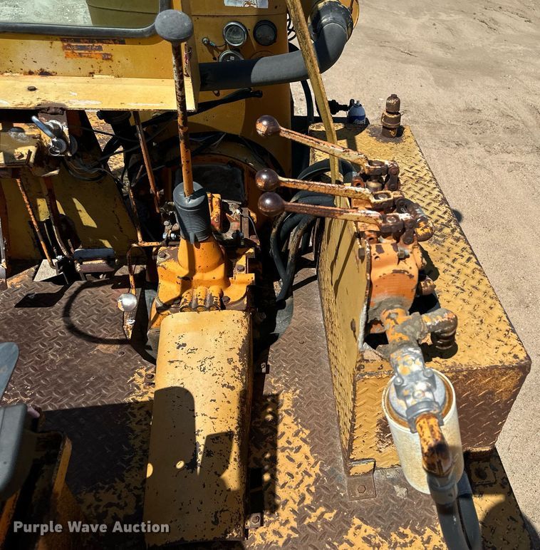 image for item NY9032 1974 Broce  broom