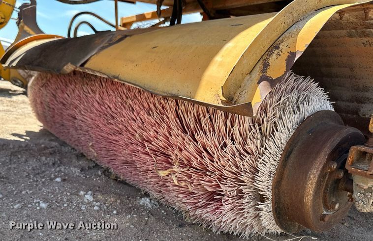 image for item NY9032 1974 Broce  broom