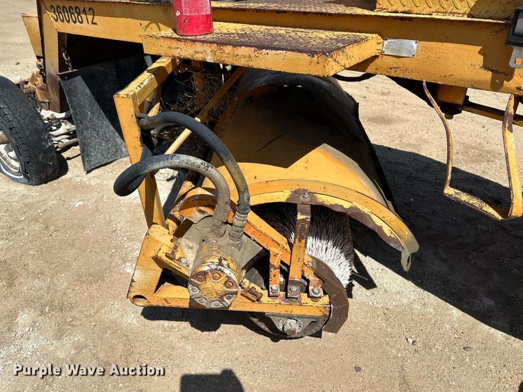 image for item NY9032 1974 Broce  broom