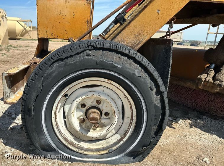 image for item NY9032 1974 Broce  broom