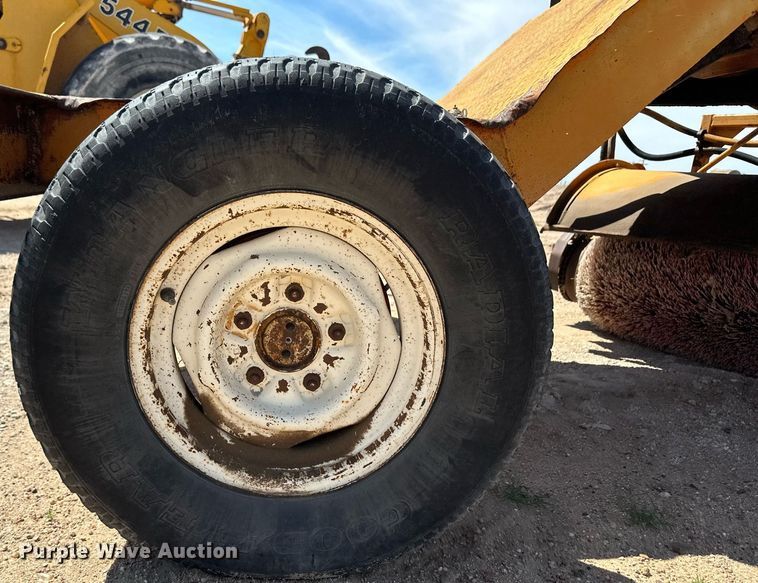 image for item NY9032 1974 Broce  broom