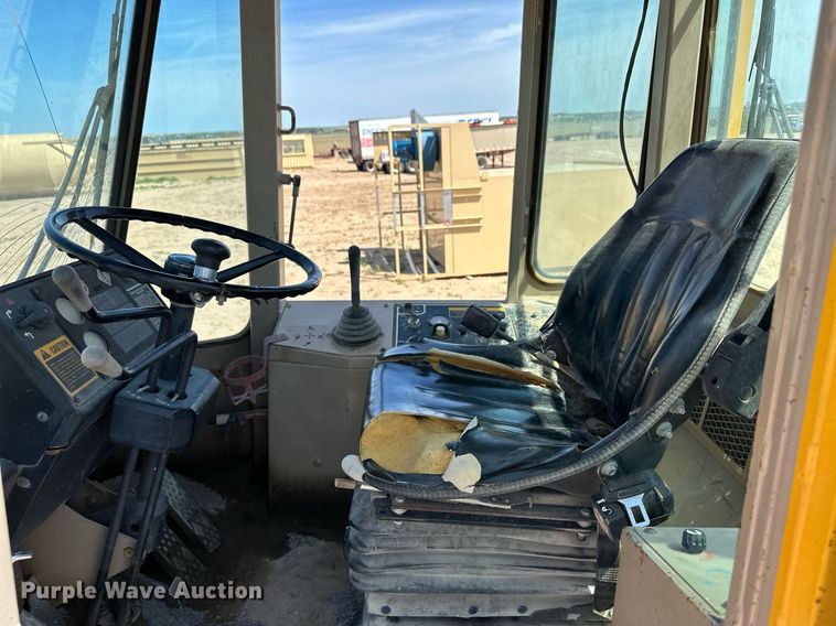 image for item NY9033 1990 John Deere 544E  wheel loader