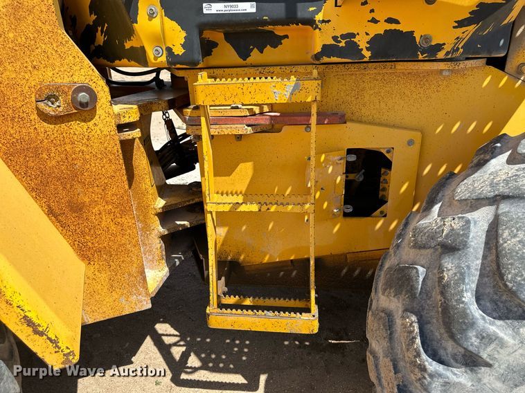 image for item NY9033 1990 John Deere 544E  wheel loader