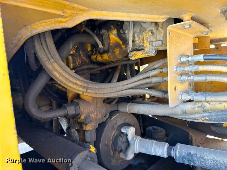 image for item NY9033 1990 John Deere 544E  wheel loader