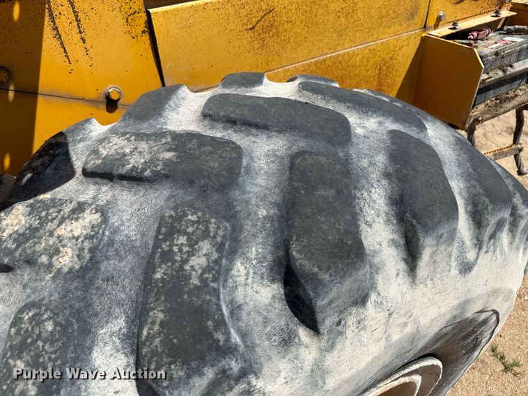 image for item NY9033 1990 John Deere 544E  wheel loader