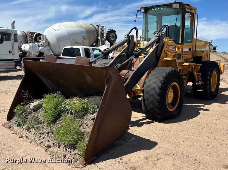 image for item NY9034 1992 Michigan L90  wheel loader