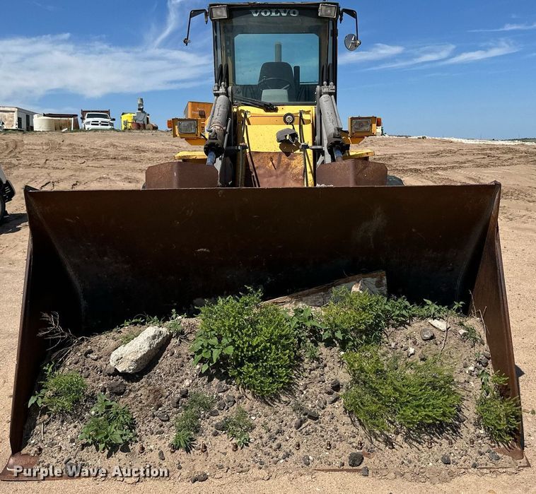 image for item NY9034 1992 Michigan L90  wheel loader