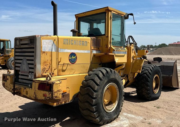 image for item NY9034 1992 Michigan L90  wheel loader