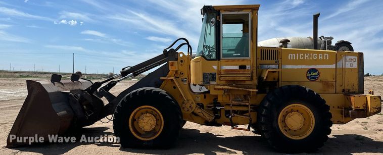 image for item NY9034 1992 Michigan L90  wheel loader
