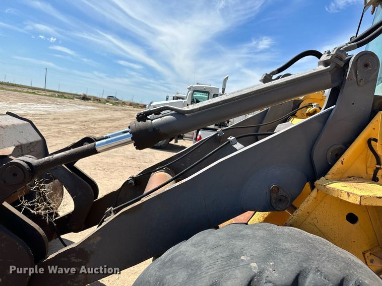 image for item NY9034 1992 Michigan L90  wheel loader