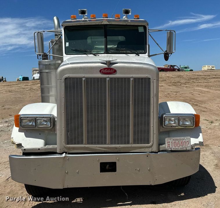 image for item NY9037 1996 Peterbilt  semi truck