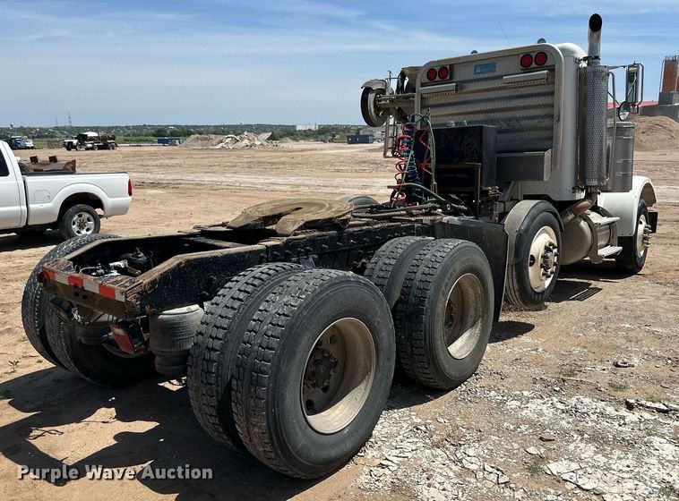 image for item NY9037 1996 Peterbilt  semi truck