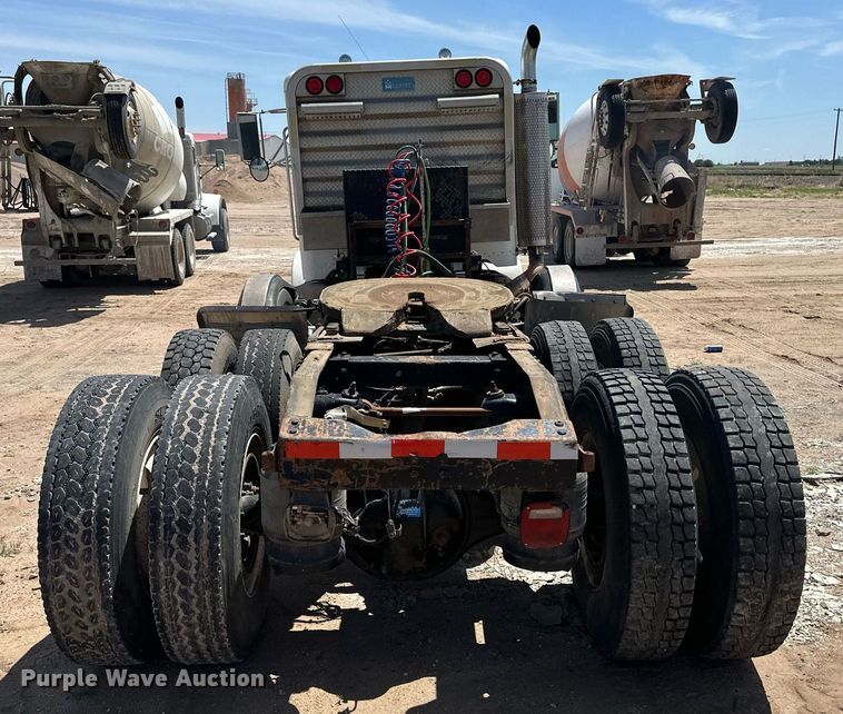 image for item NY9037 1996 Peterbilt  semi truck