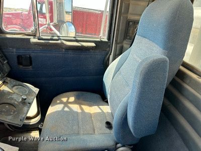 image for item NY9037 1996 Peterbilt  semi truck