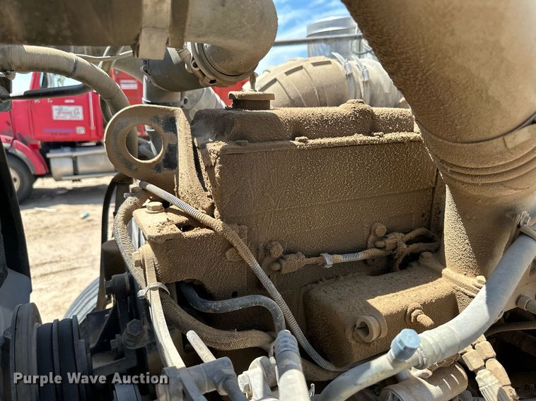 image for item NY9037 1996 Peterbilt  semi truck