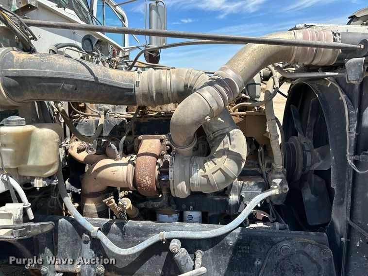 image for item NY9037 1996 Peterbilt  semi truck