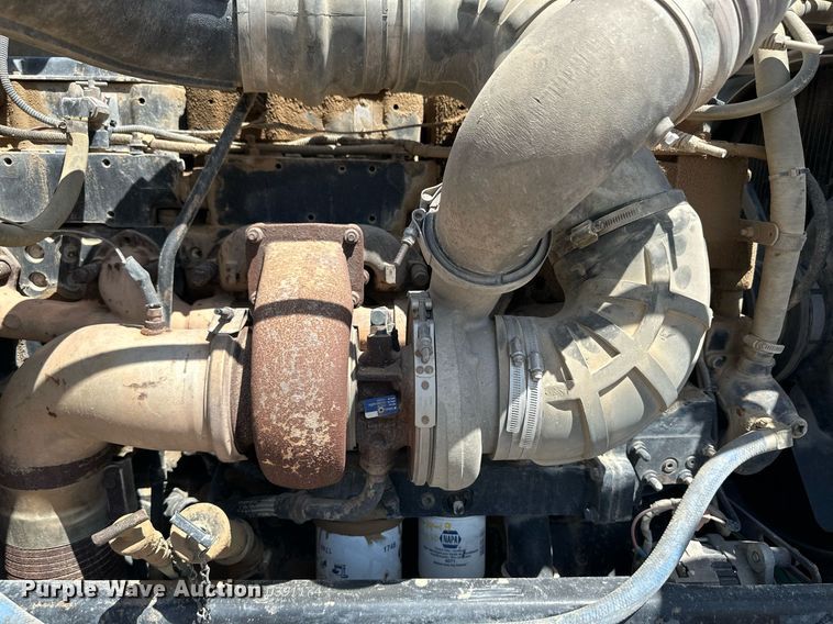 image for item NY9037 1996 Peterbilt  semi truck