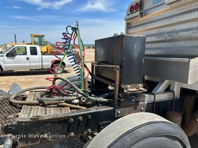 image for item NY9037 1996 Peterbilt  semi truck