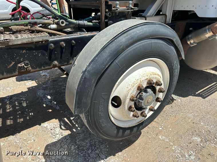 image for item NY9037 1996 Peterbilt  semi truck