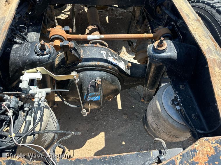 image for item NY9037 1996 Peterbilt  semi truck