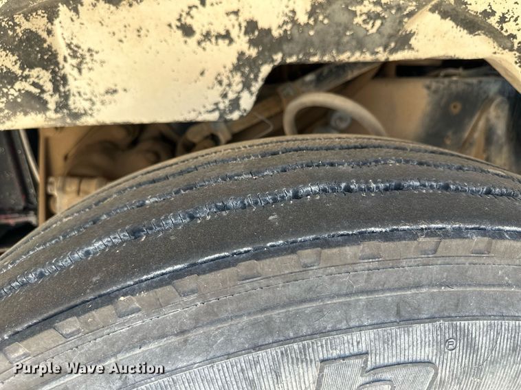 image for item NY9037 1996 Peterbilt  semi truck