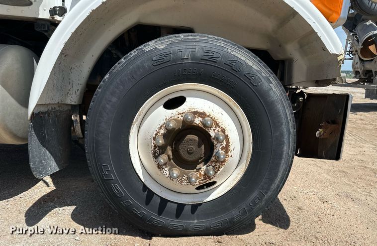 image for item NY9037 1996 Peterbilt  semi truck