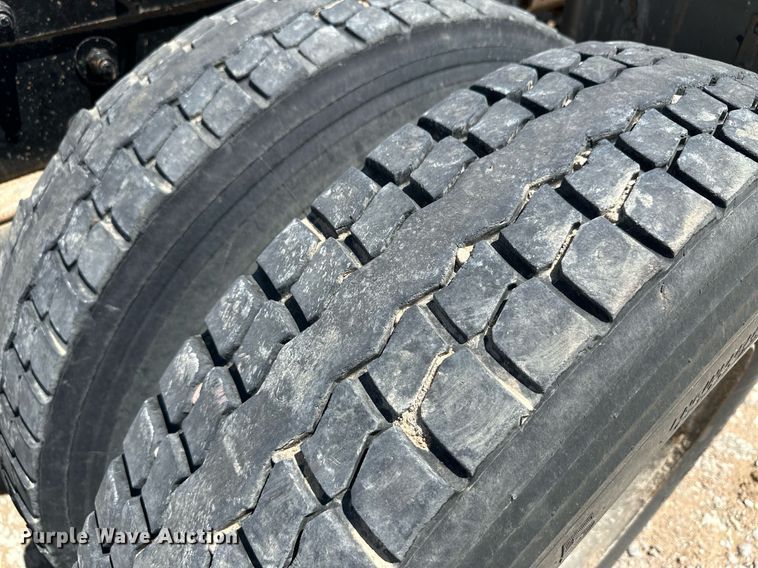 image for item NY9037 1996 Peterbilt  semi truck