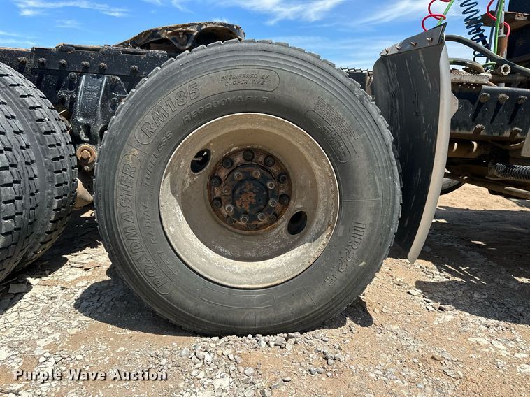 image for item NY9037 1996 Peterbilt  semi truck