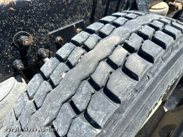 image for item NY9037 1996 Peterbilt  semi truck