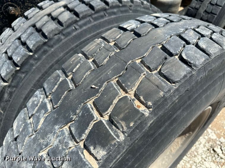 image for item NY9037 1996 Peterbilt  semi truck