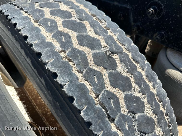 image for item NY9037 1996 Peterbilt  semi truck