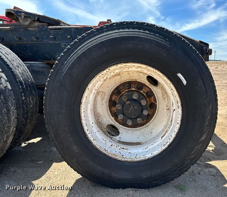 image for item NY9037 1996 Peterbilt  semi truck