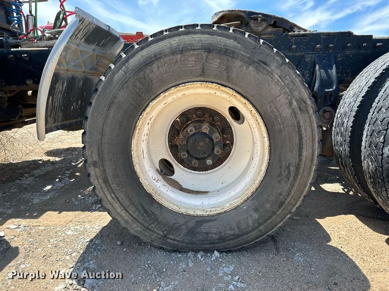 image for item NY9037 1996 Peterbilt  semi truck