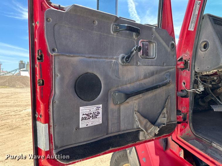 image for item NY9039 2000 Western Star 4800  dump truck