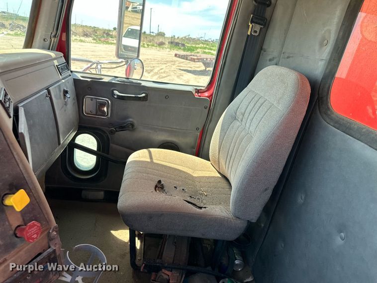 image for item NY9039 2000 Western Star 4800  dump truck