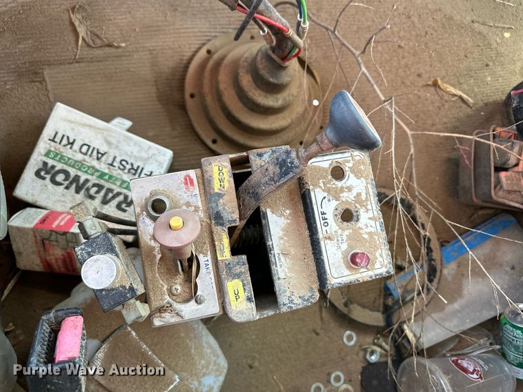 image for item NY9039 2000 Western Star 4800  dump truck