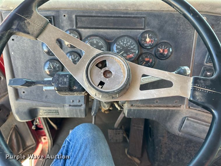 image for item NY9039 2000 Western Star 4800  dump truck