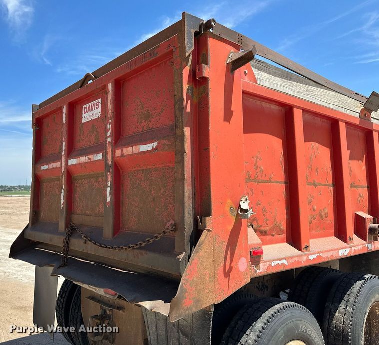 image for item NY9039 2000 Western Star 4800  dump truck