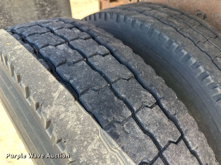 image for item NY9039 2000 Western Star 4800  dump truck