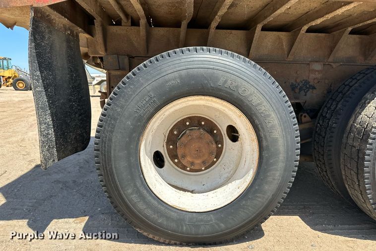 image for item NY9039 2000 Western Star 4800  dump truck