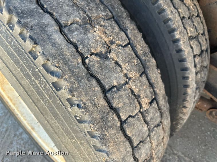 image for item NY9039 2000 Western Star 4800  dump truck