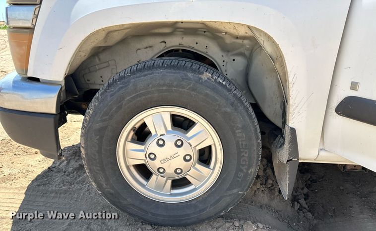 image for item NY9040 2008 GMC Canyon  Crew Cab pickup truck