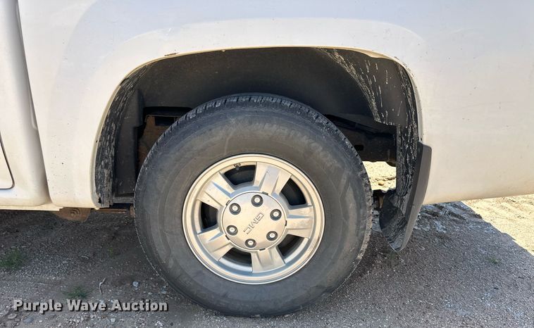 image for item NY9040 2008 GMC Canyon  Crew Cab pickup truck