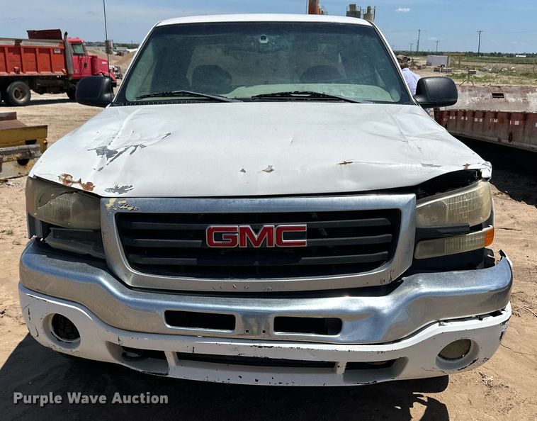 image for item NY9042 2004 GMC Sierra 1500  Ext. Cab pickup truck