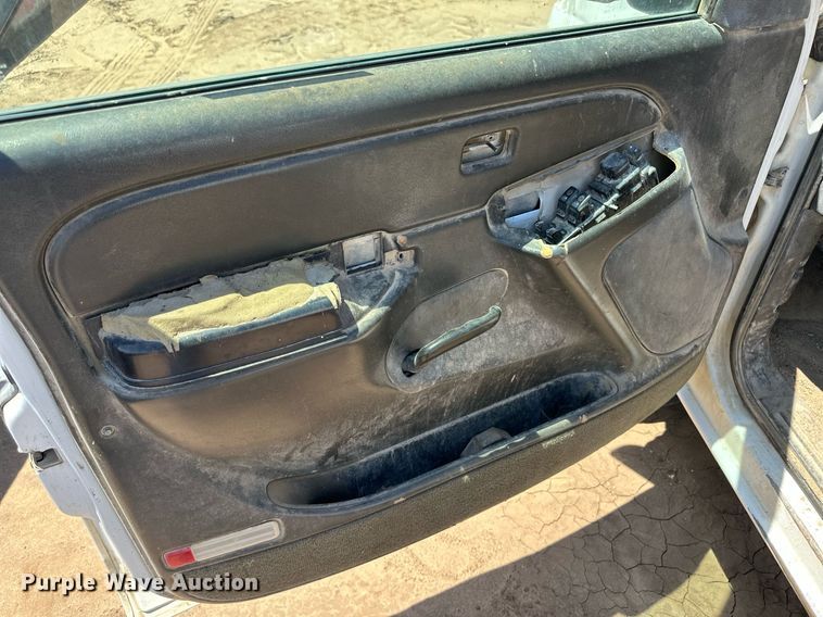 image for item NY9042 2004 GMC Sierra 1500  Ext. Cab pickup truck